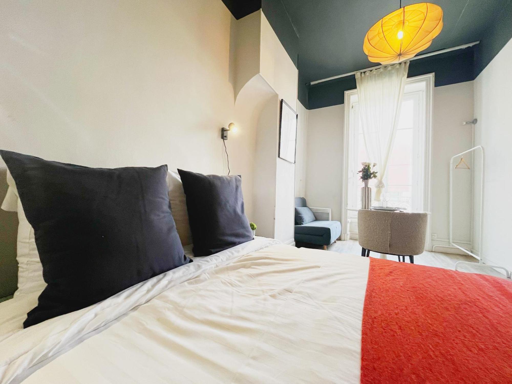 Suite Opium Лион Экстерьер фото